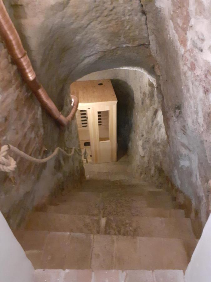 הוילה רוקסטראדה La Grotta Nel Borgo מראה חיצוני תמונה